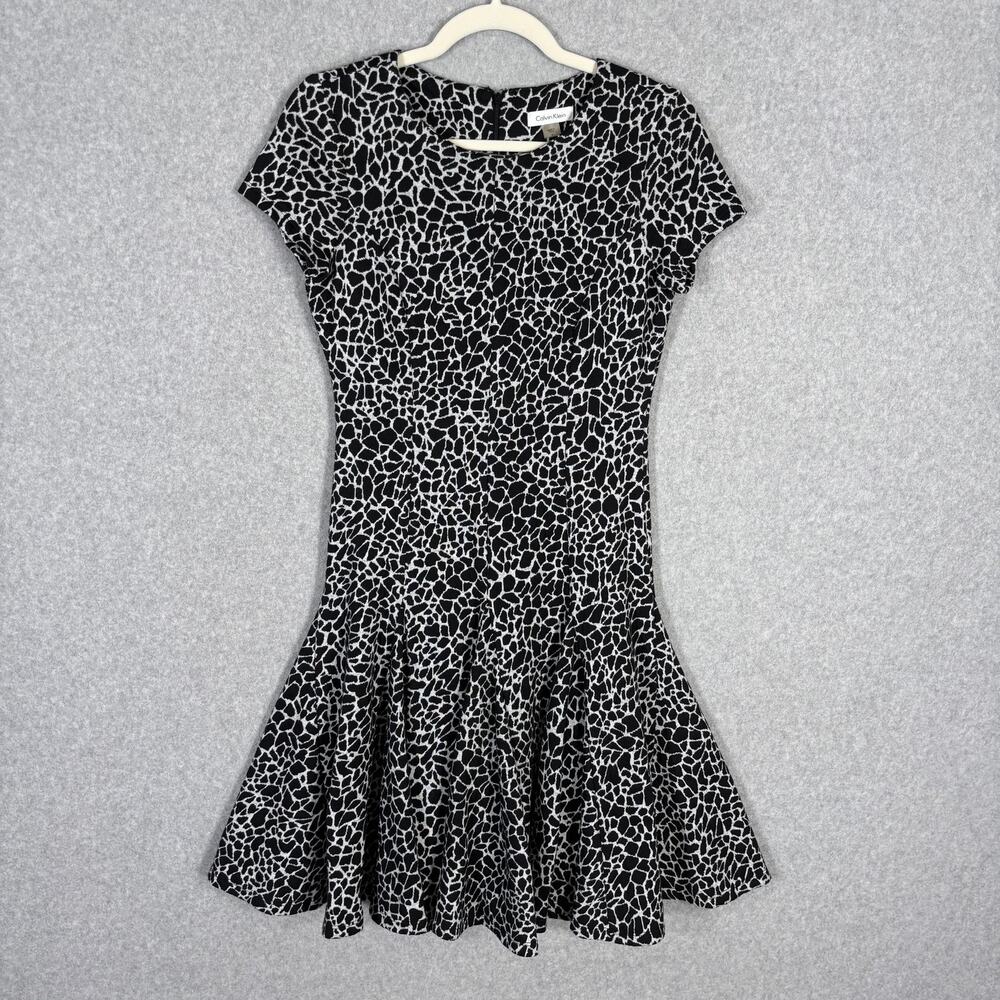 Calvin Klein Dress Size 4 Knit‎ Black White Flounce Pleated 80s Giraffe Twee Mob